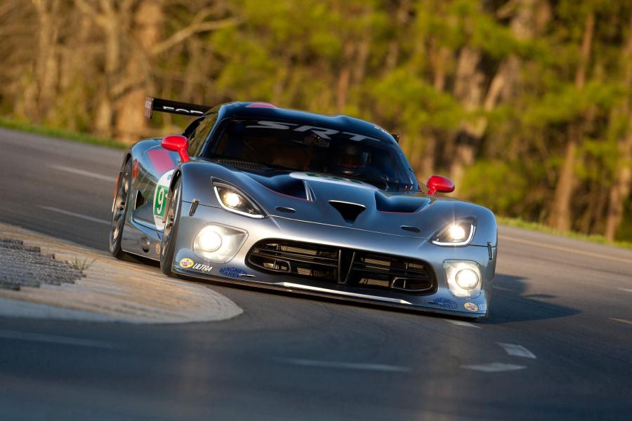  Dodge Viper SRT GTS-R 2012 года  (фото 8 из 23)